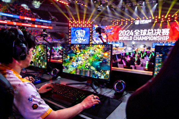 电子竞技赛事直播画面 - 英雄联盟全球总决赛现场高清截图